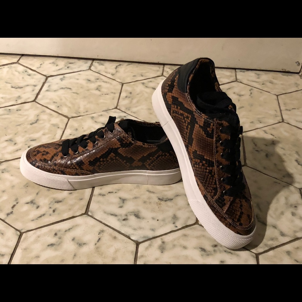 NWOT Rag & Bone sneakers - Picture 3 of 7